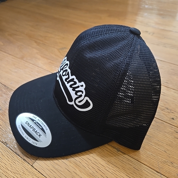 NWOT "California" Baseball Cap - Picture 3 of 8